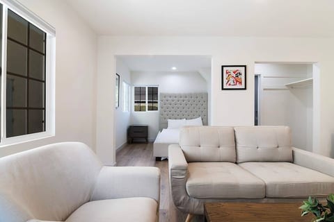 Newly Renovated Studio for 2