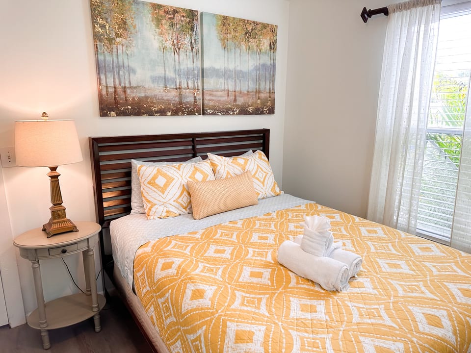 Adorable Private Cottage close to beach & downtown - St. Petersburg