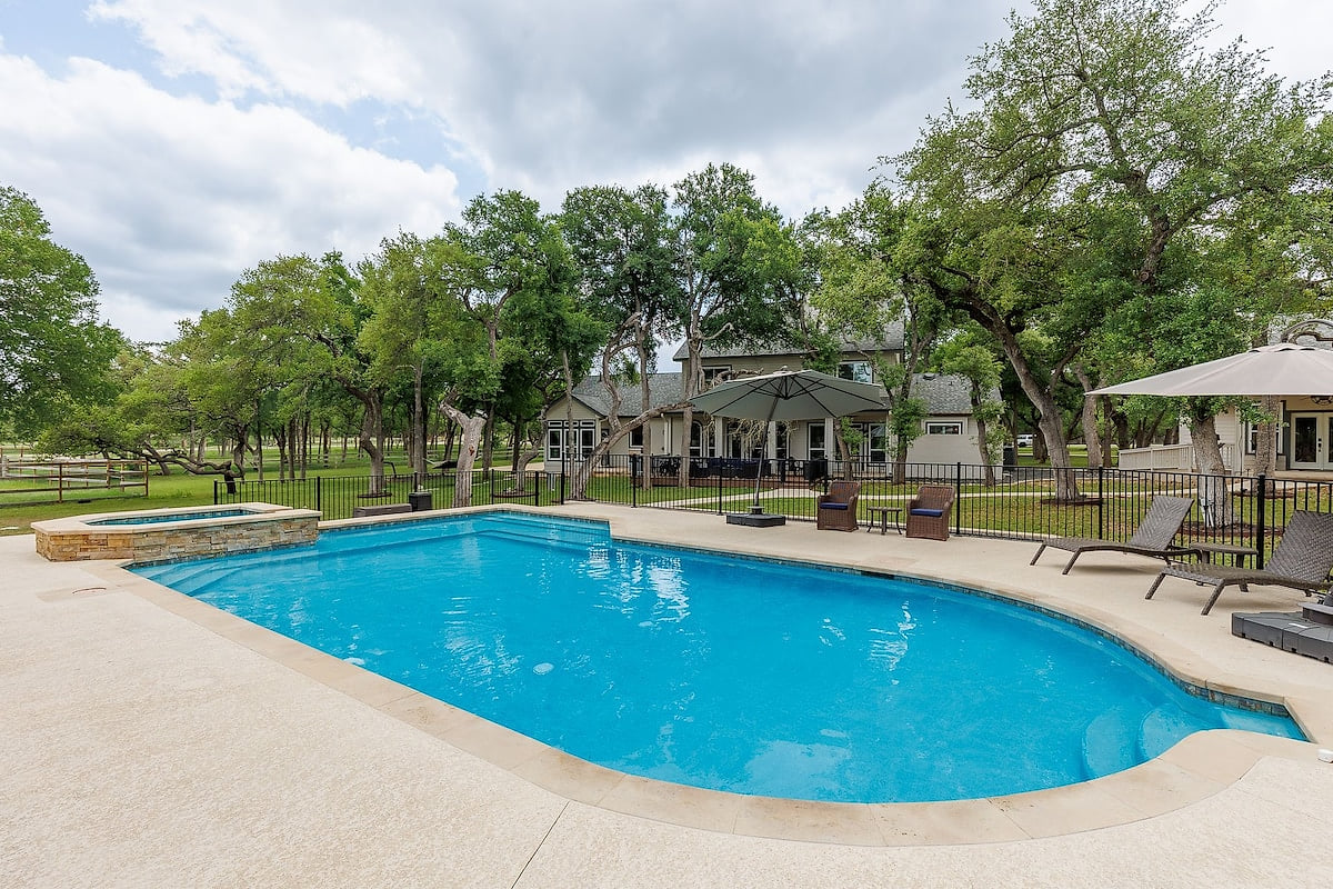 Whispering Oaks Estate Pool Cabana Firepit 10 Acre image 4 Whispering Oaks Estate