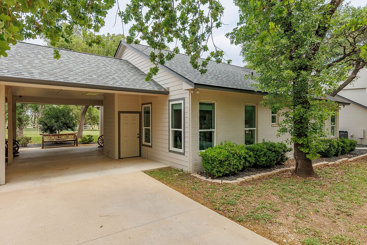 Whispering Oaks Estate Pool Cabana Firepit 10 Acre image 167