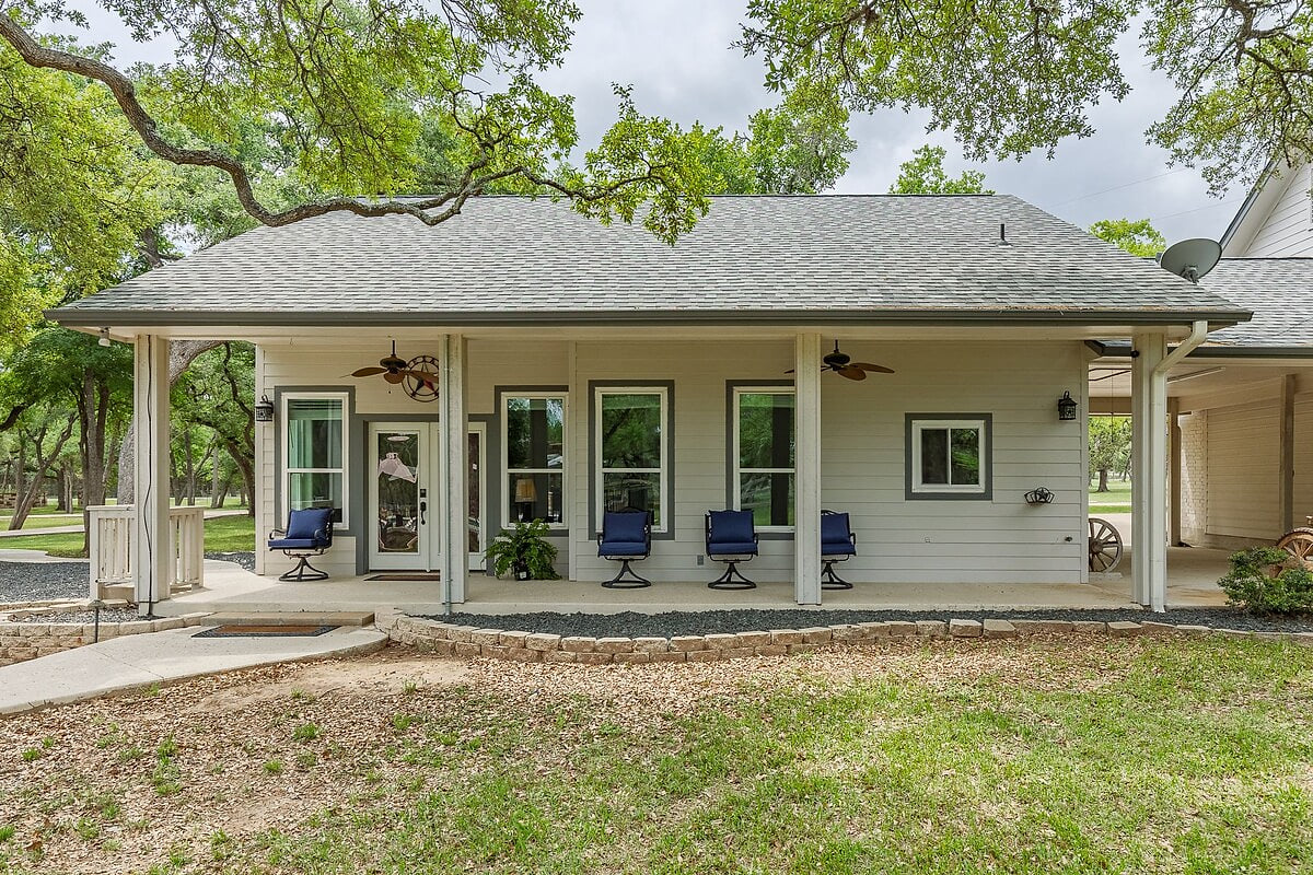 Whispering Oaks Estate Pool Cabana Firepit 10 Acre image 166
