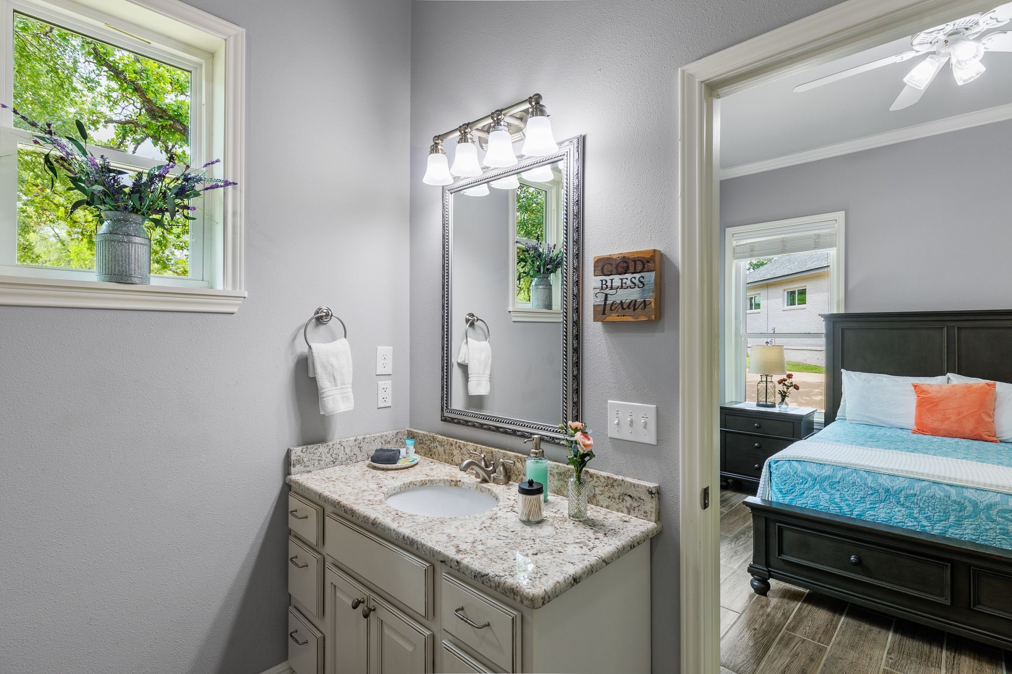 Guest house en suite bathroom #6
