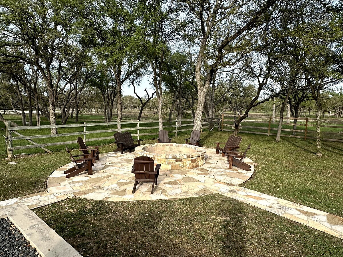 Whispering Oaks Estate Pool Cabana Firepit 10 Acre image 116