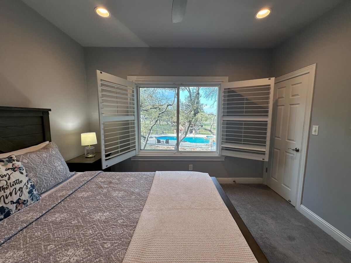 Whispering Oaks Estate Pool Cabana Firepit 10 Acre image 73