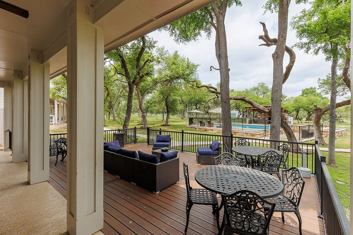 Whispering Oaks Estate Pool Cabana Firepit 10 Acre image 142