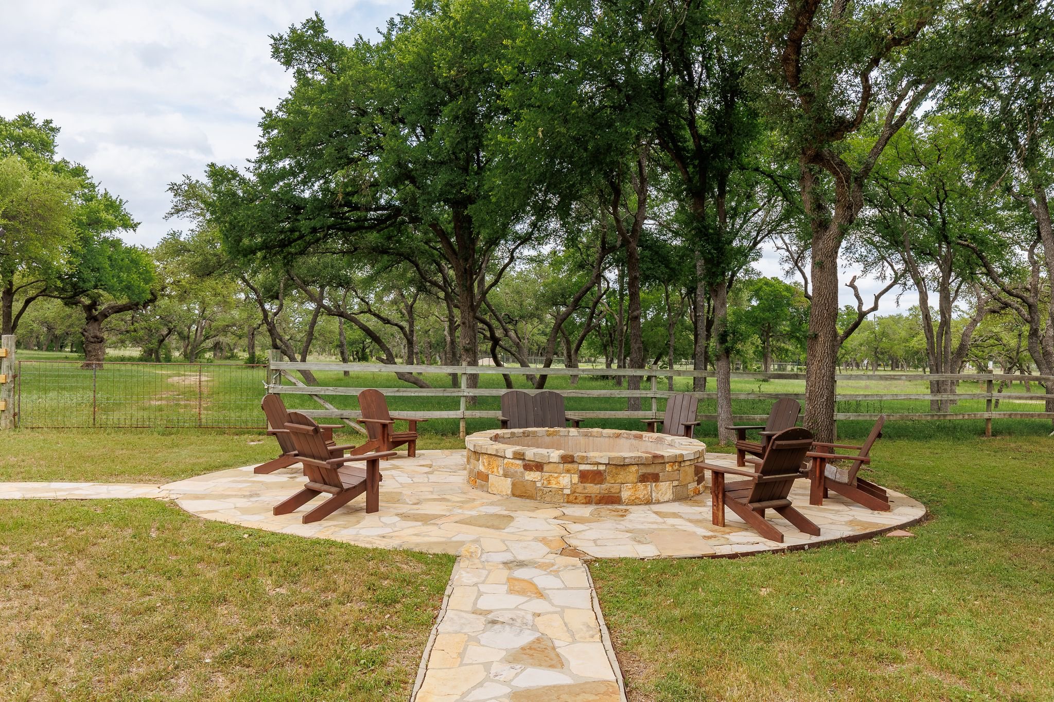 Large outdoor fire pit 