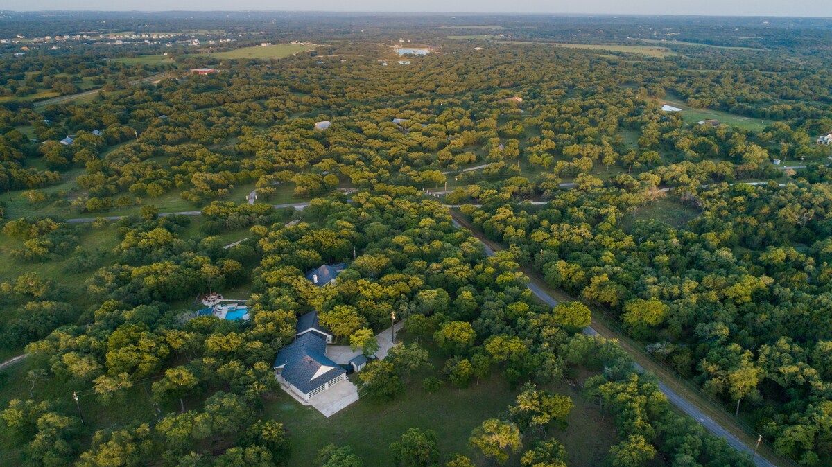 Whispering Oaks Estate Pool Cabana Firepit 10 Acre image 21