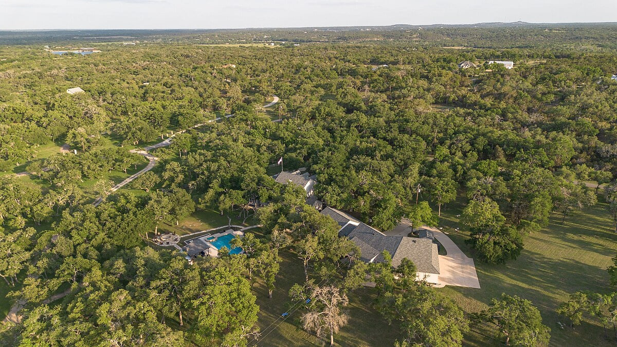 Whispering Oaks Estate Pool Cabana Firepit 10 Acre image 200
