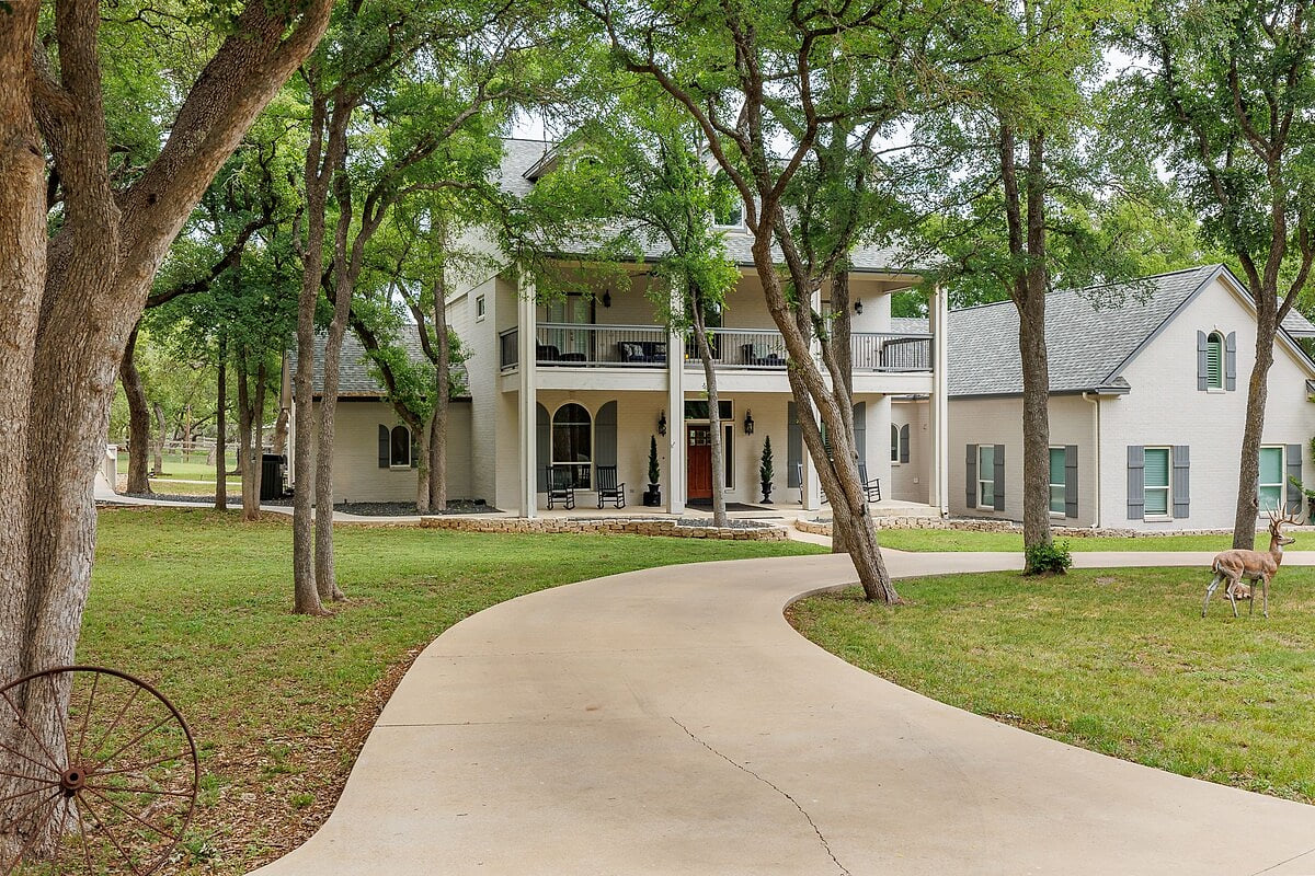 Whispering Oaks Estate Pool Cabana Firepit 10 Acre image 148