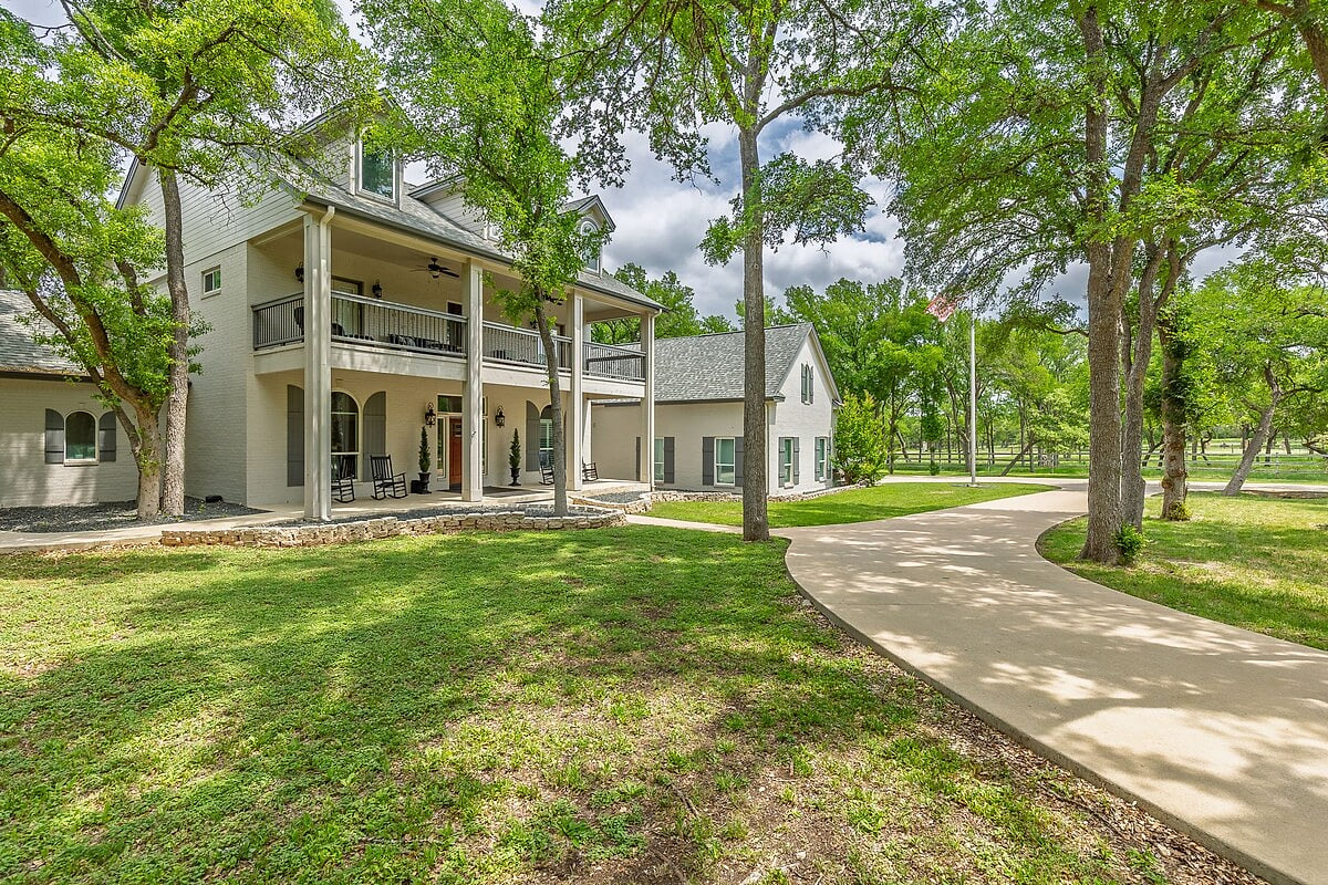 Whispering Oaks Estate Pool Cabana Firepit 10 Acre image 239