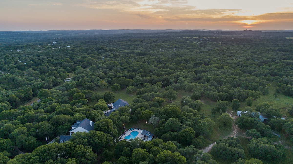 Whispering Oaks Estate Pool Cabana Firepit 10 Acre image 24