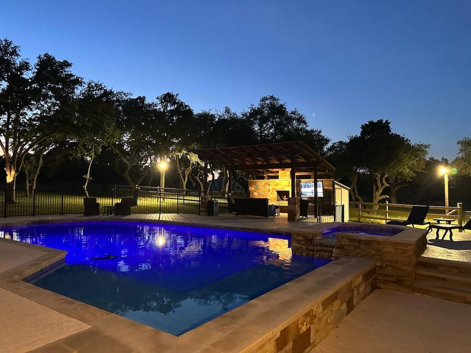 Whispering Oaks Estate Pool Cabana Firepit 10 Acre image 1