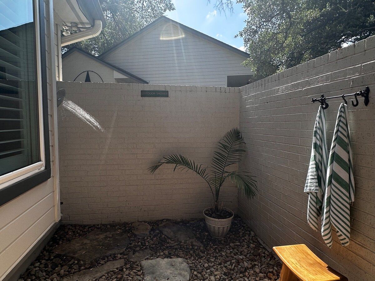 Whispering Oaks Estate Pool Cabana Firepit 10 Acre image 261