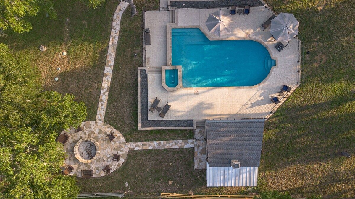 Whispering Oaks Estate Pool Cabana Firepit 10 Acre image 202