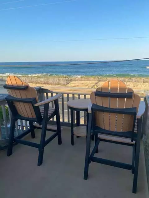SERENDIPITY: Amazing Ocean Views on Beach Rd