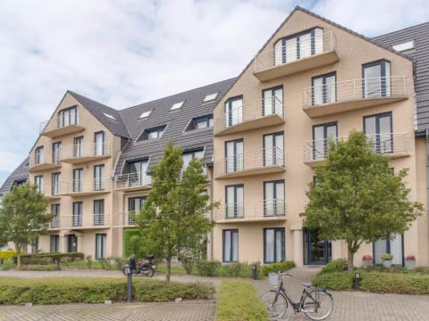 Goldsands II 402 Top floor with parking