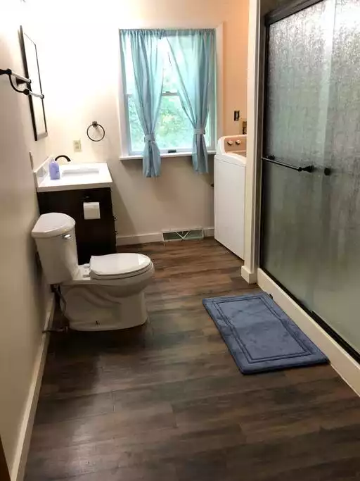 Newly renovated bathroom. - Otisco Lake Outdoor Adventure park like setting - Marietta