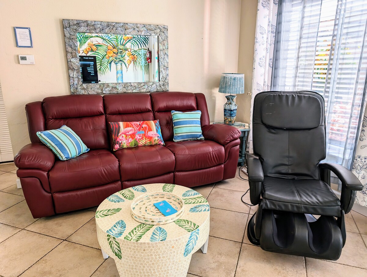 flamingo-house-tropical-oasis-bike-trail-tennis-ct/