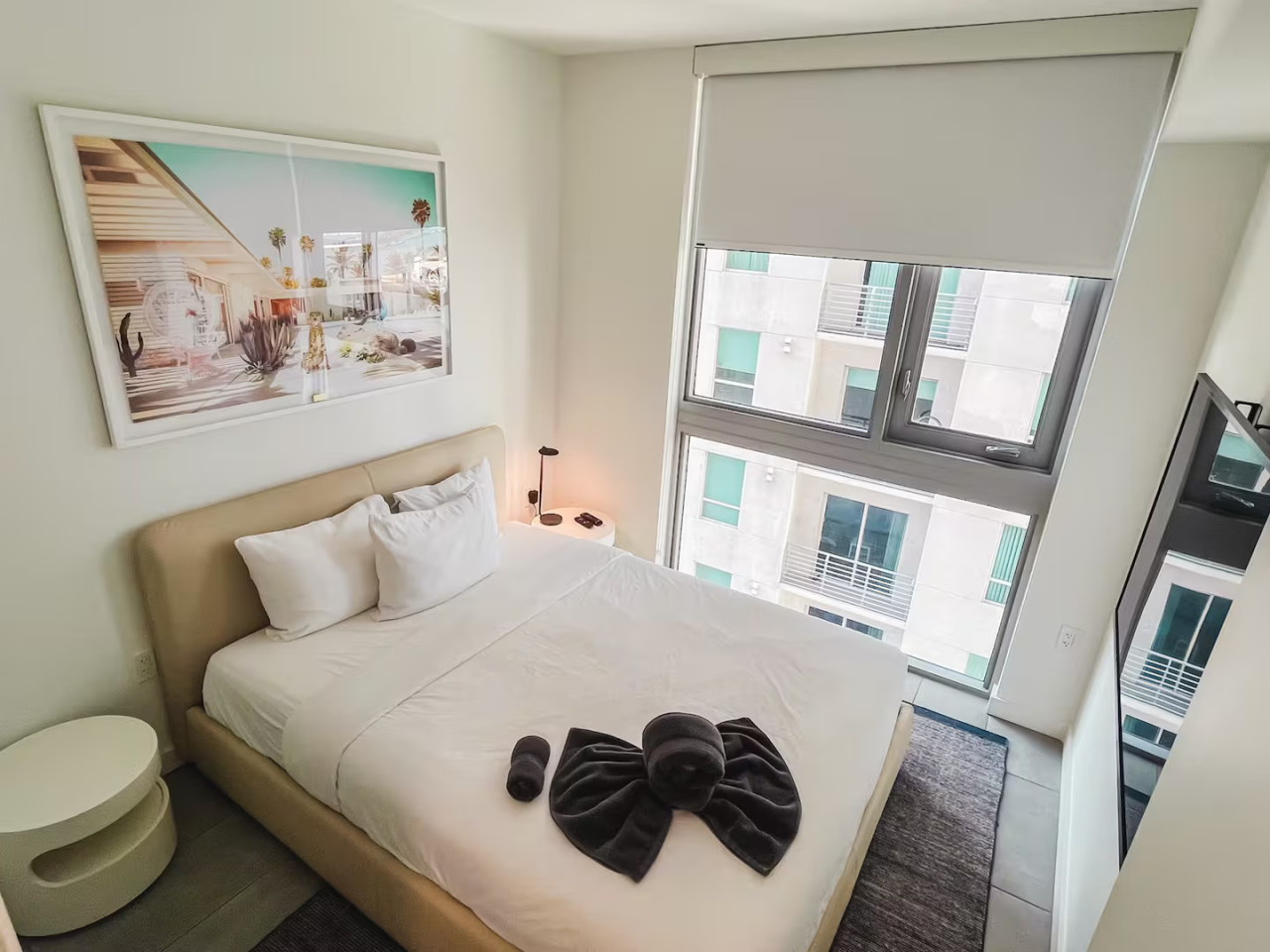 luxury-downtown-condo-w-pool-gym-city-views/