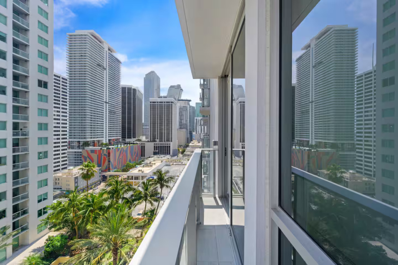 luxury-downtown-condo-w-pool-gym-city-views/