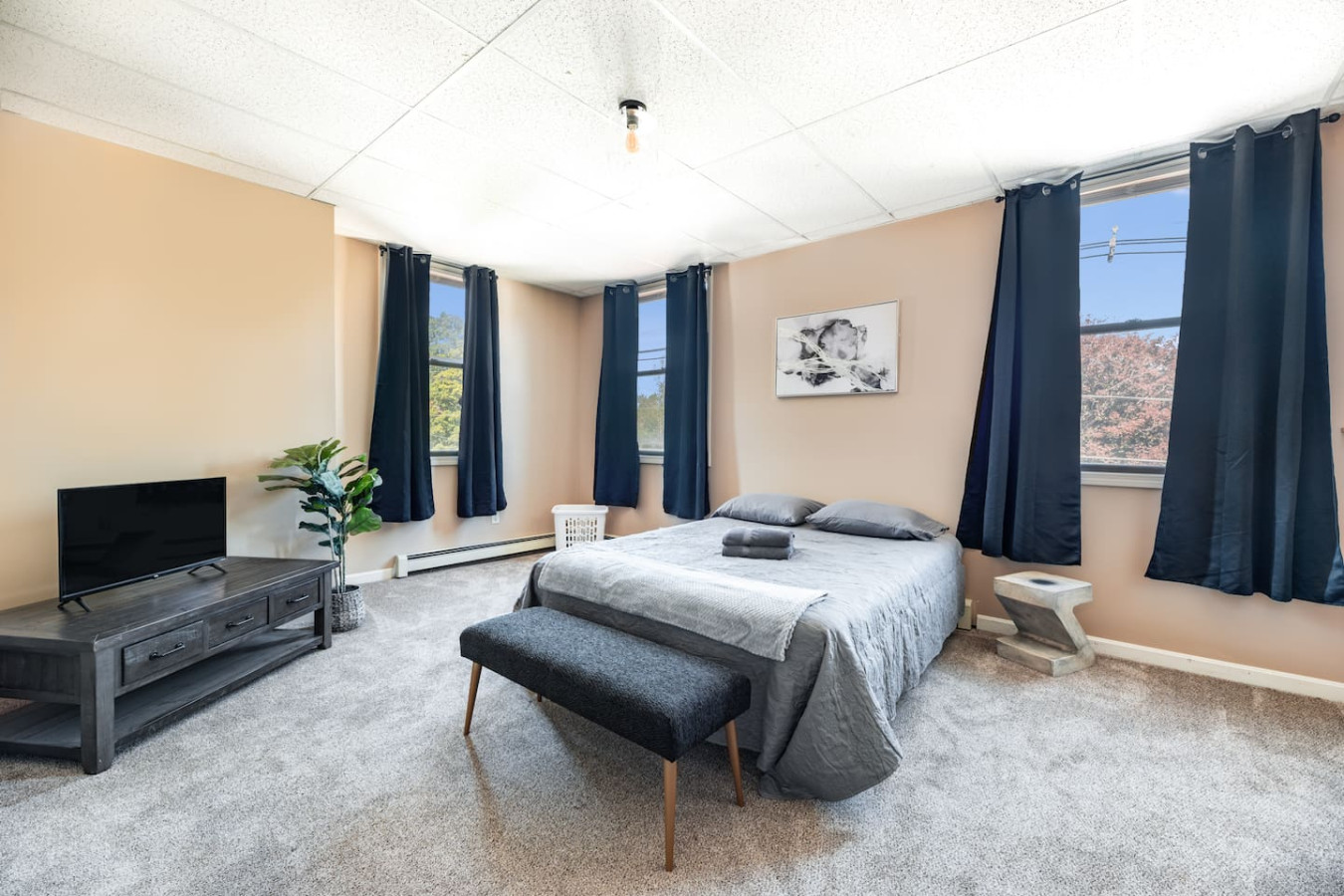 Spacious 4BD | Sleeps 8 | Only Minutes to Bangor