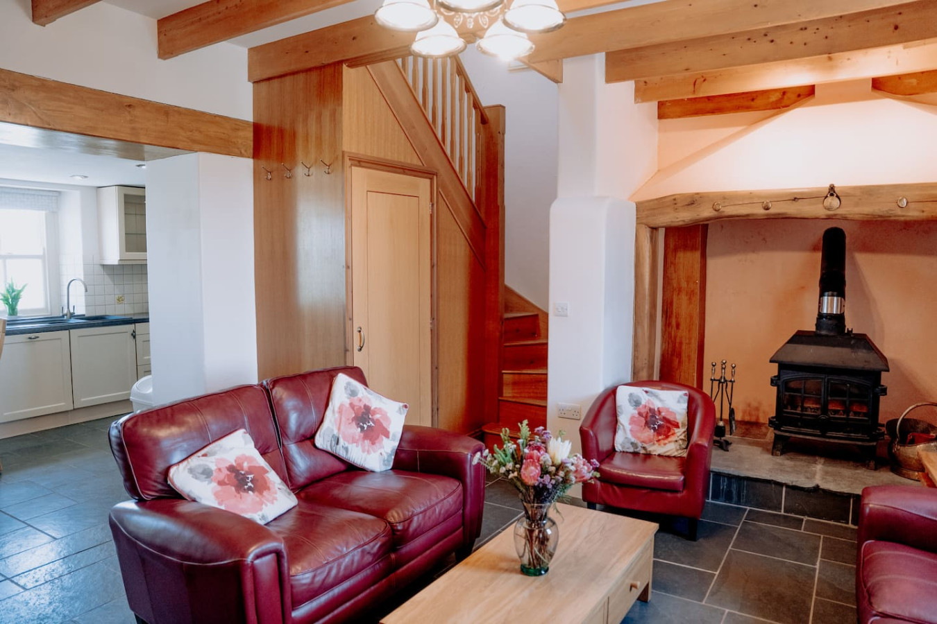 The Good Look - Charming Rural Escape | Hot Tub | Play Room |BBQ - Llawhaden