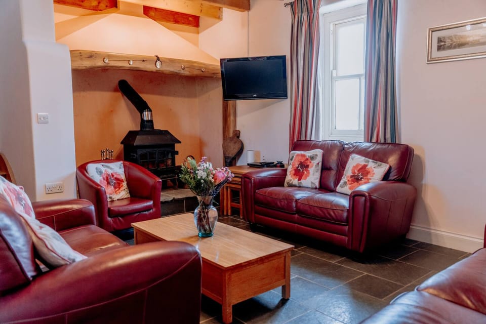 Charming Countryside Escape | Play Room | BBQ - Llawhaden