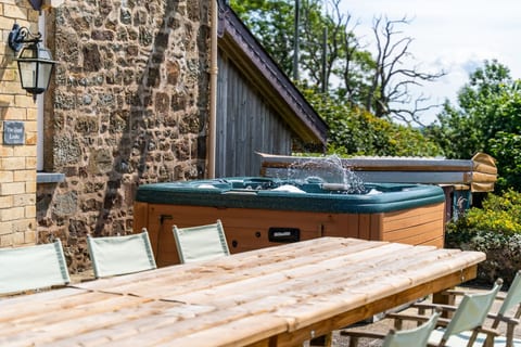 Charming Countryside Escape | Play Room | BBQ