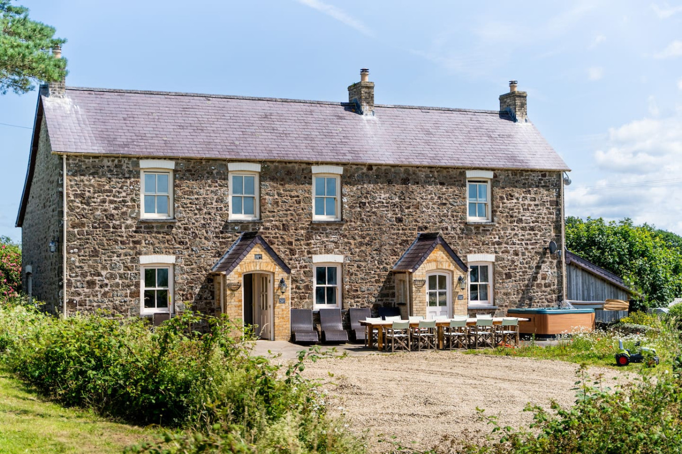 the-good-look-charming-rural-escape-or-hot-tub-or-play-room-orbbq/