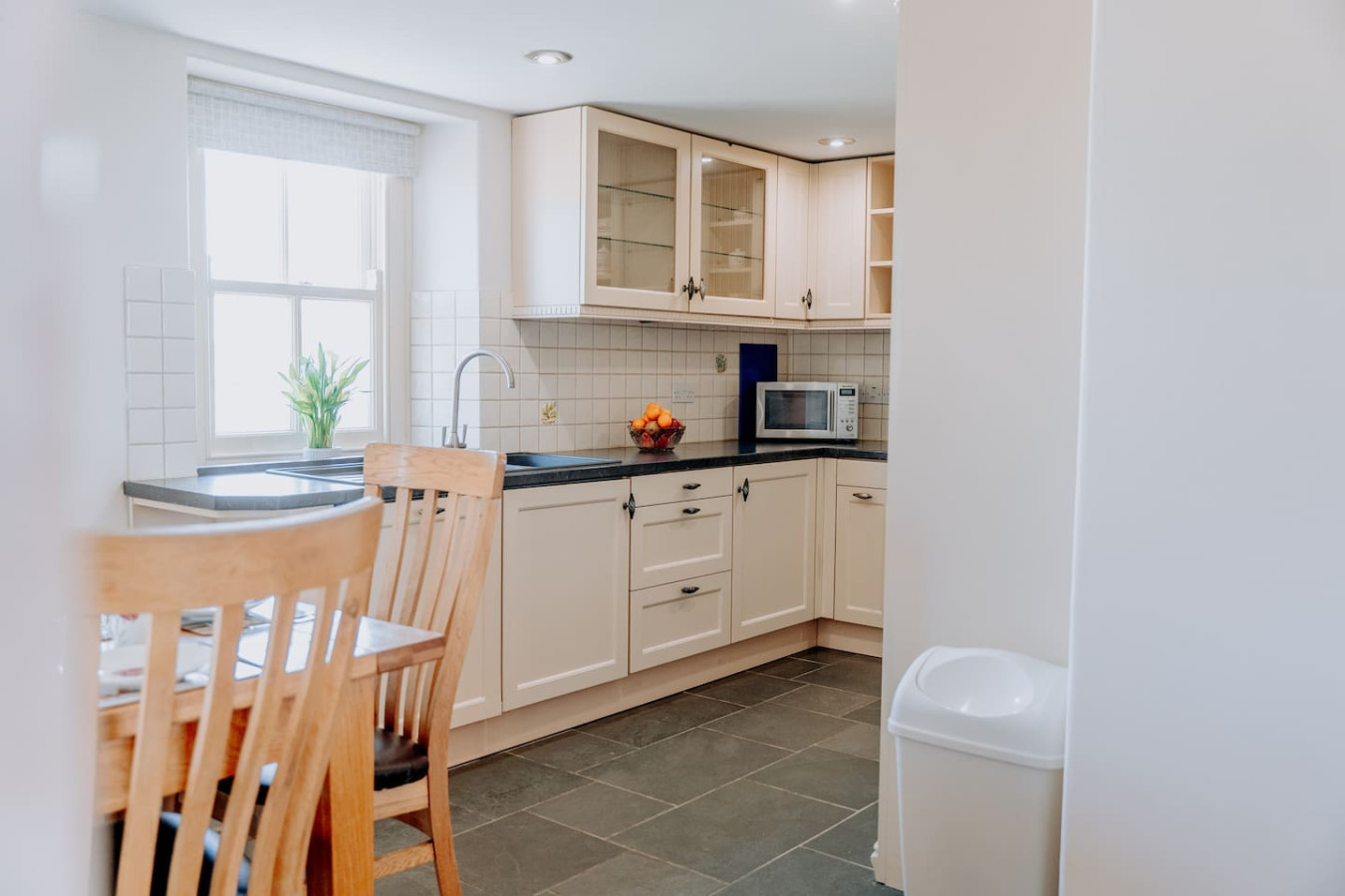 The Good Look - Charming Rural Escape | Hot Tub | Play Room |BBQ - Llawhaden