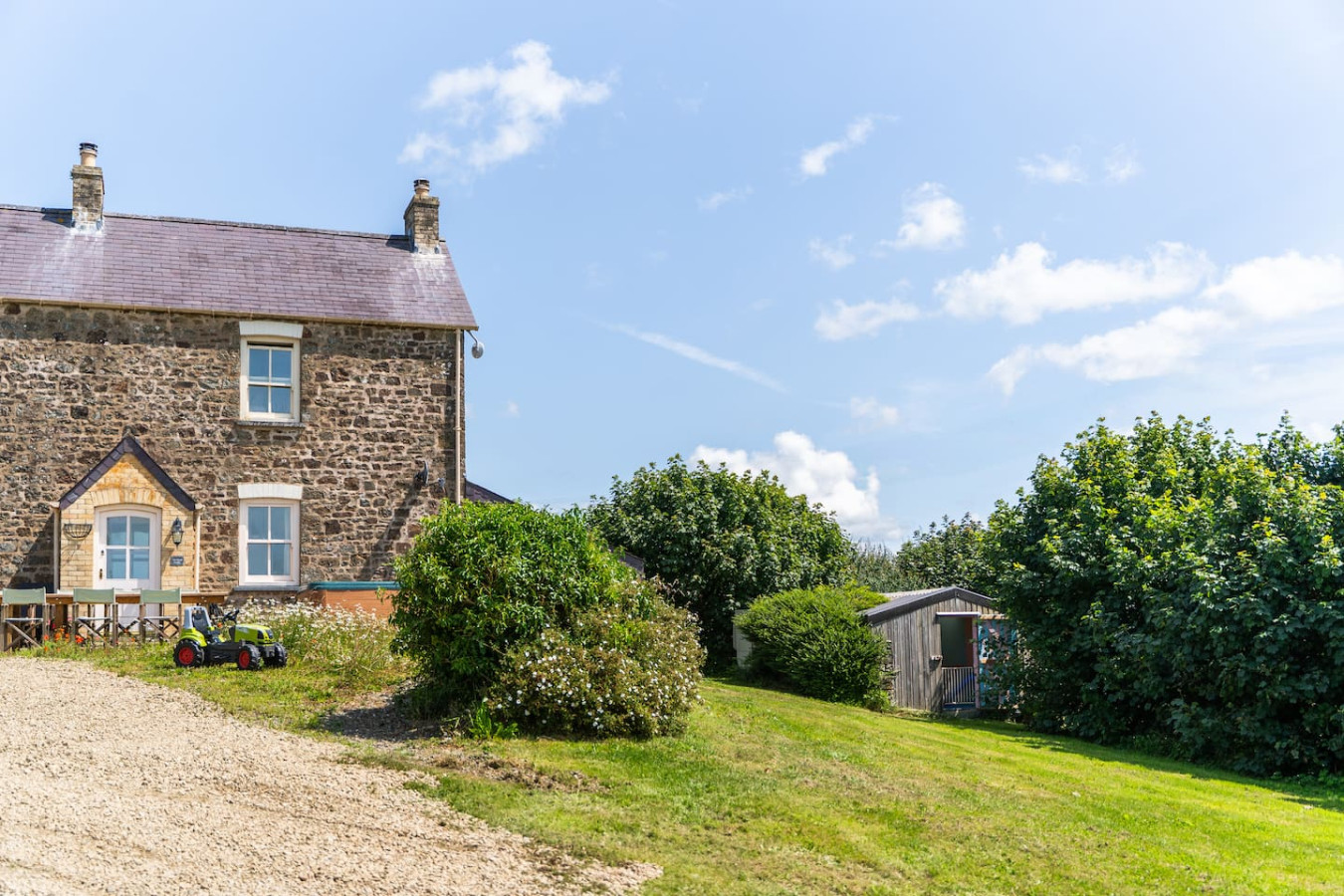 The Good Look - Charming Rural Escape | Hot Tub | Play Room |BBQ - Llawhaden