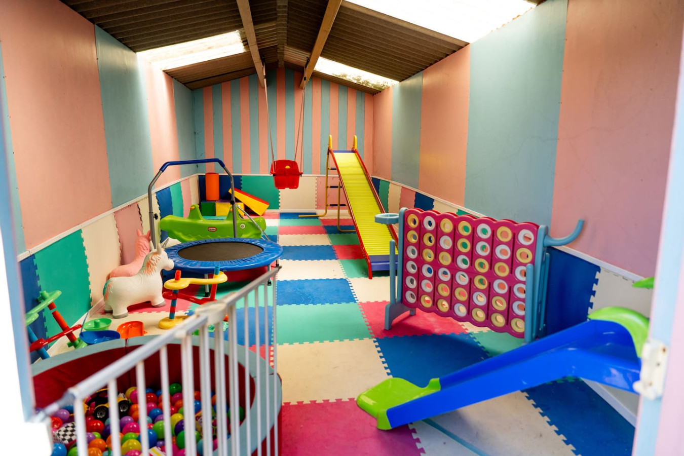 potterslade-cottage-spacious-farmhouse-retreat-with-hot-tub-sleeps-12/