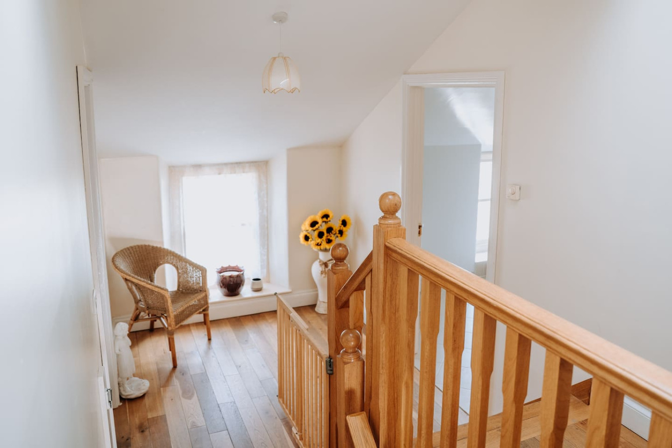 Potterslade Cottage - Spacious Farmhouse Retreat with Hot Tub, sleeps 12 - Llawhaden