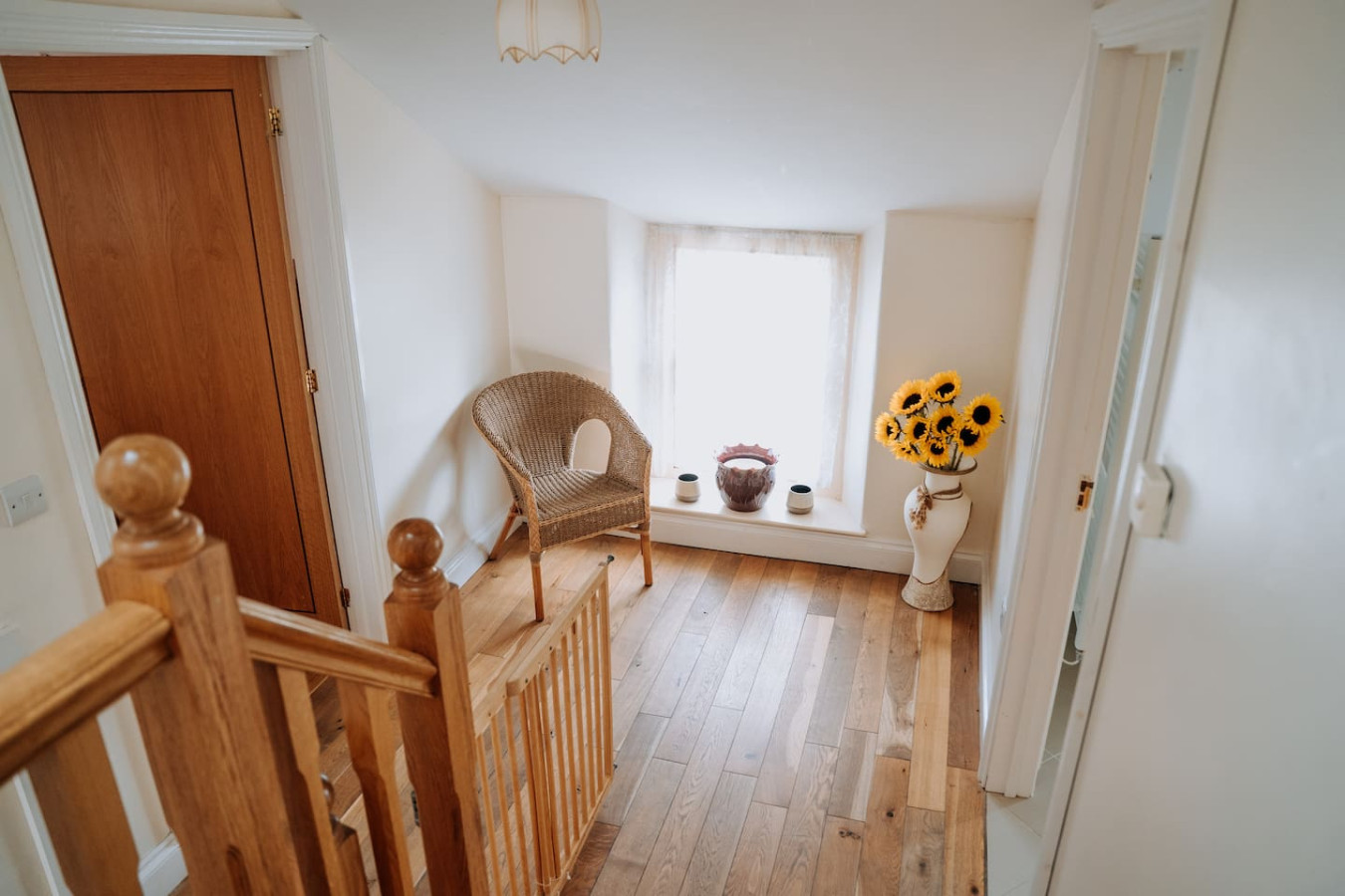 Potterslade Cottage - Spacious Farmhouse Retreat with Hot Tub, sleeps 12 - Llawhaden