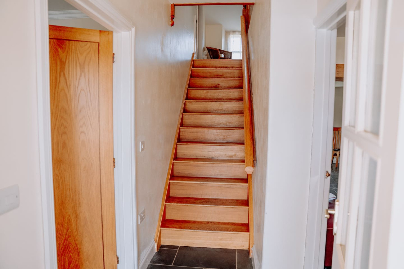 Potterslade Cottage - Spacious Farmhouse Retreat with Hot Tub, sleeps 12 - Llawhaden