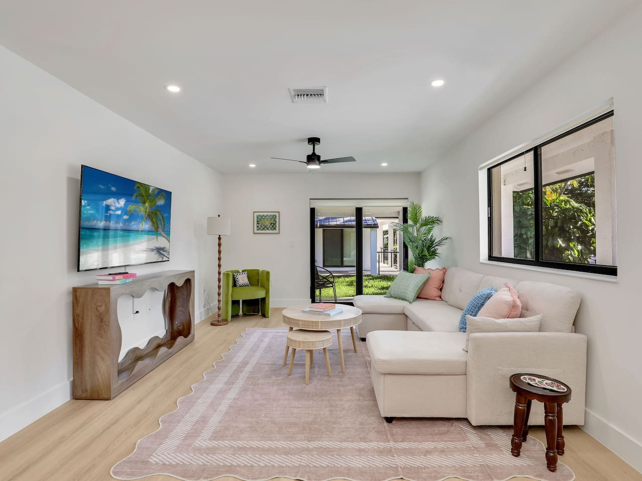 villa-sole-by-downtown-and-beach/