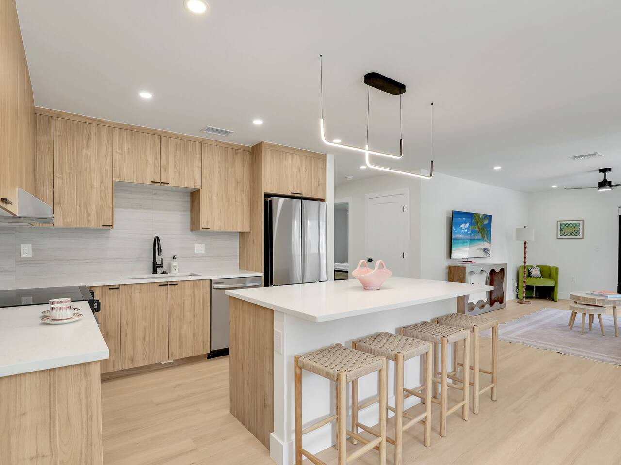 villa-sole-by-downtown-and-beach/