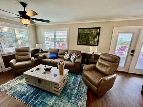 ⭐ Pirate-Themed Luxury Beach House | Ocean & Beach Views | Steps to the Beach | Sleeps 11 | Ocean Lakes + Free Golf Cart