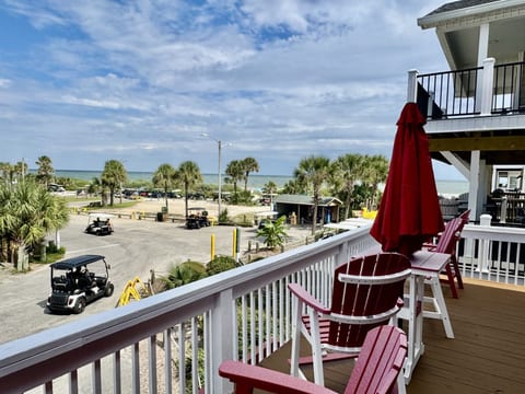 ⭐ Pirate-Themed Luxury Beach House | Ocean & Beach Views | Steps to the Beach | Sleeps 11 | Ocean Lakes + Free Golf Cart