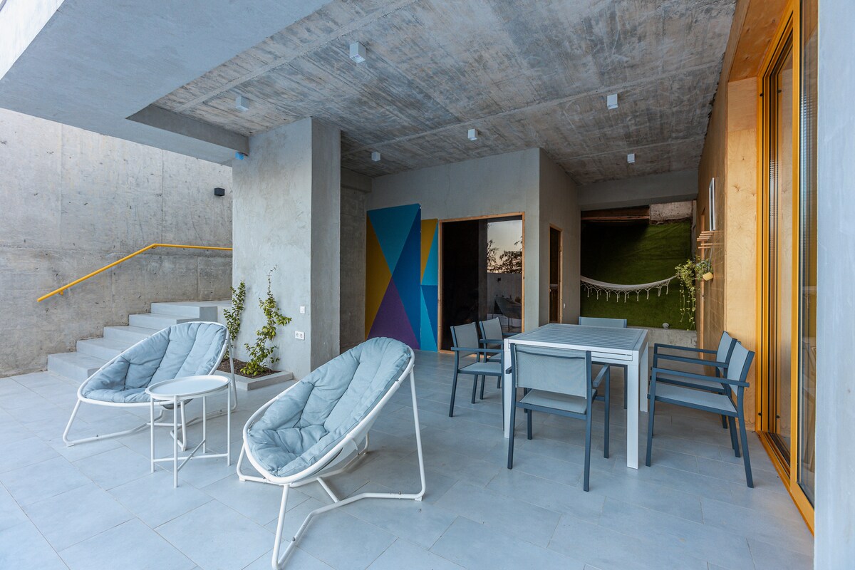 villa-tabori-hill-7br-villa-near-old-city/