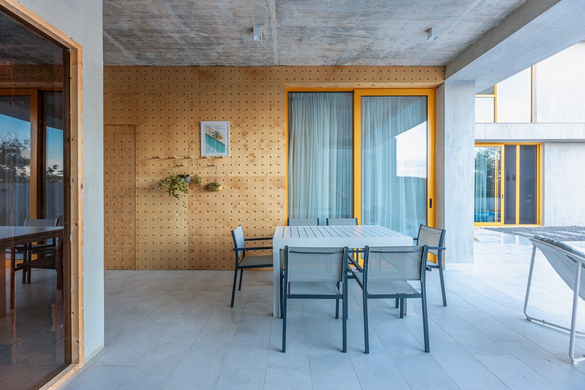 villa-tabori-hill-7br-villa-near-old-city/