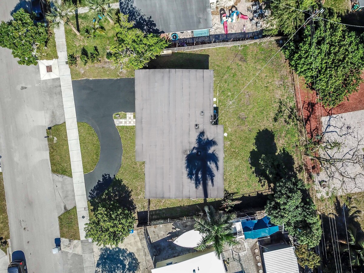 Cristy's Beach House - Pompano Beach