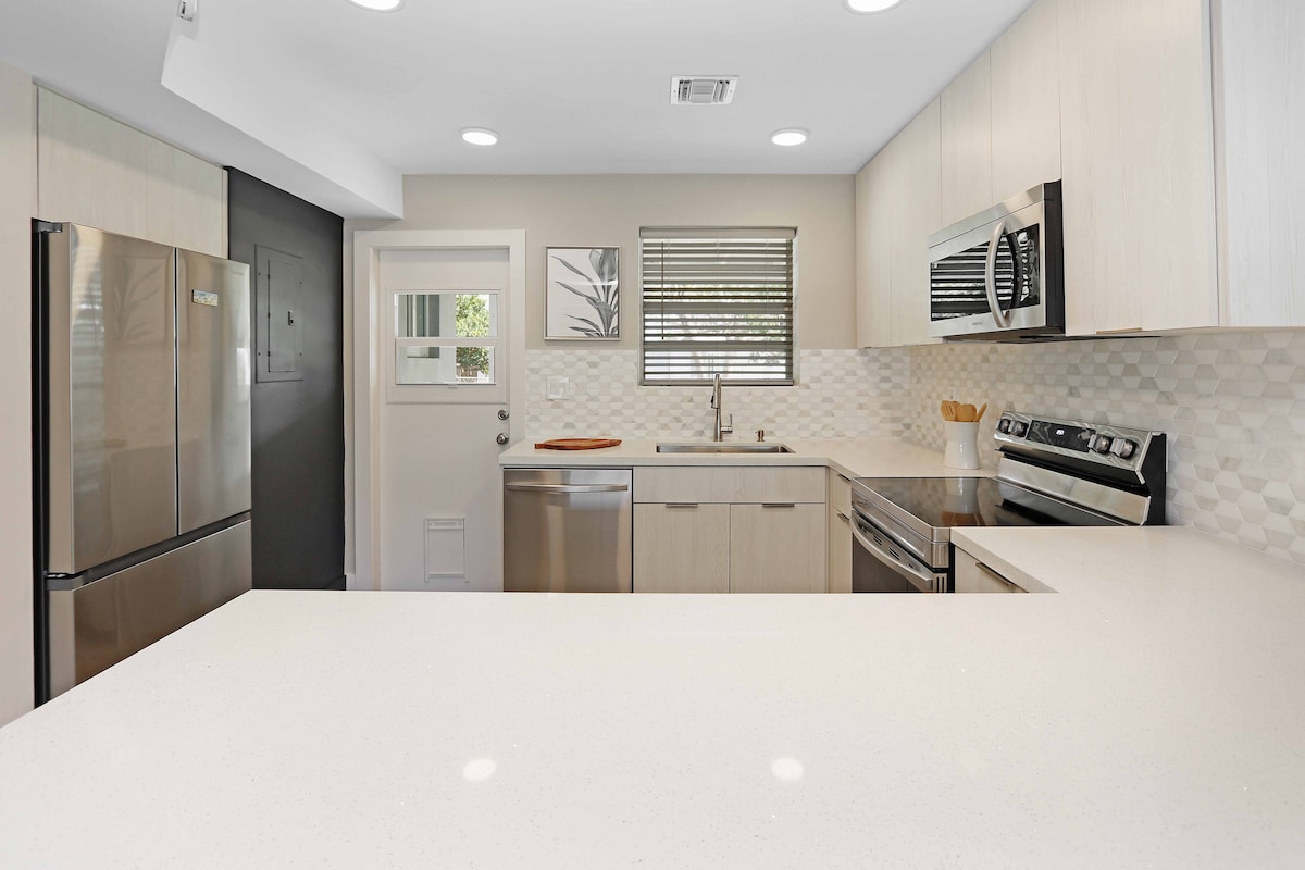 Cristy's Beach House - Pompano Beach