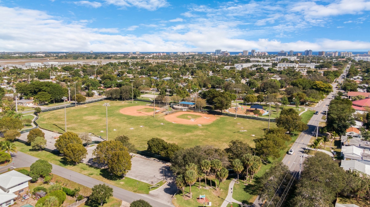 Cristy's Beach House - Pompano Beach
