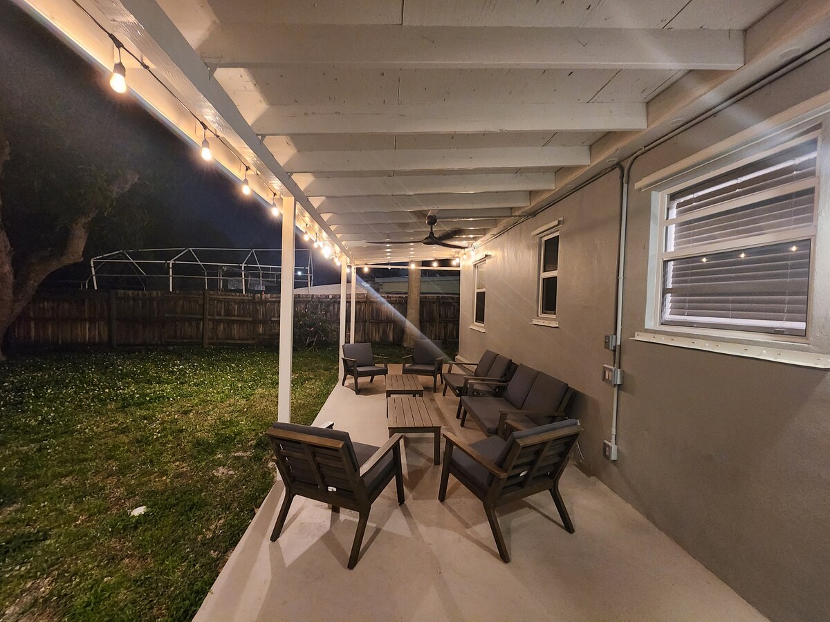 Cristy's Beach House - Pompano Beach