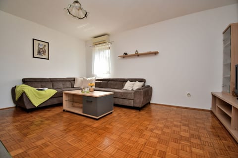 Apartment Ingrid - Unit 377614-13