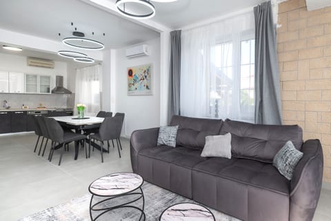 House Villa LuNi - Unit 377612-13