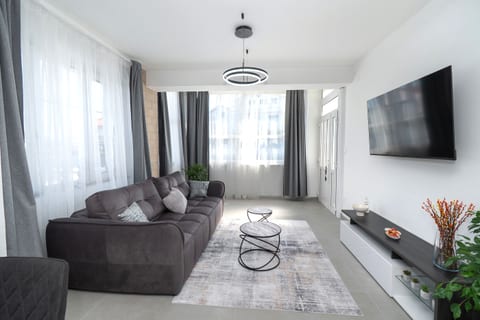 House Villa LuNi - Unit 377612-13
