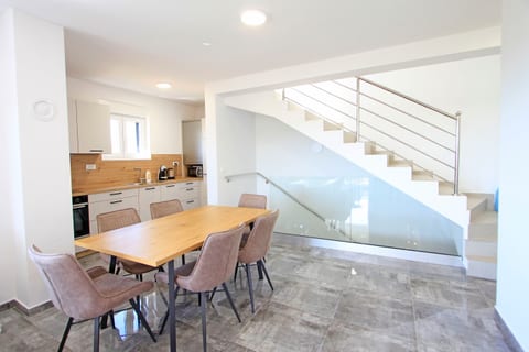 Apartment Tin - Unit 377592-13