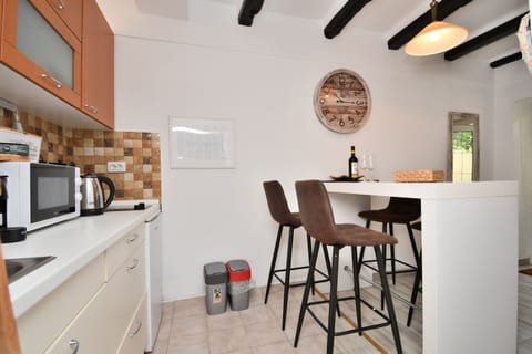 Apartment Bela - Unit 377589-13